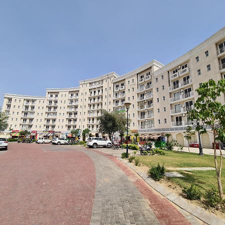 Lord Krishna Palace Ξενοδοχείο Vrindāvan Εξωτερικό φωτογραφία