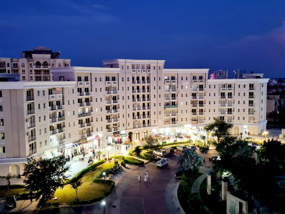 Lord Krishna Palace Ξενοδοχείο Vrindāvan Εξωτερικό φωτογραφία